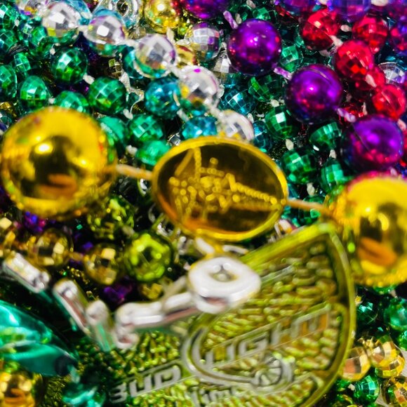 Mardi Gras Beads Party Random Lot 35 Mixed Colors & Styles Bud Light Medical NY - Picture 6 of 10